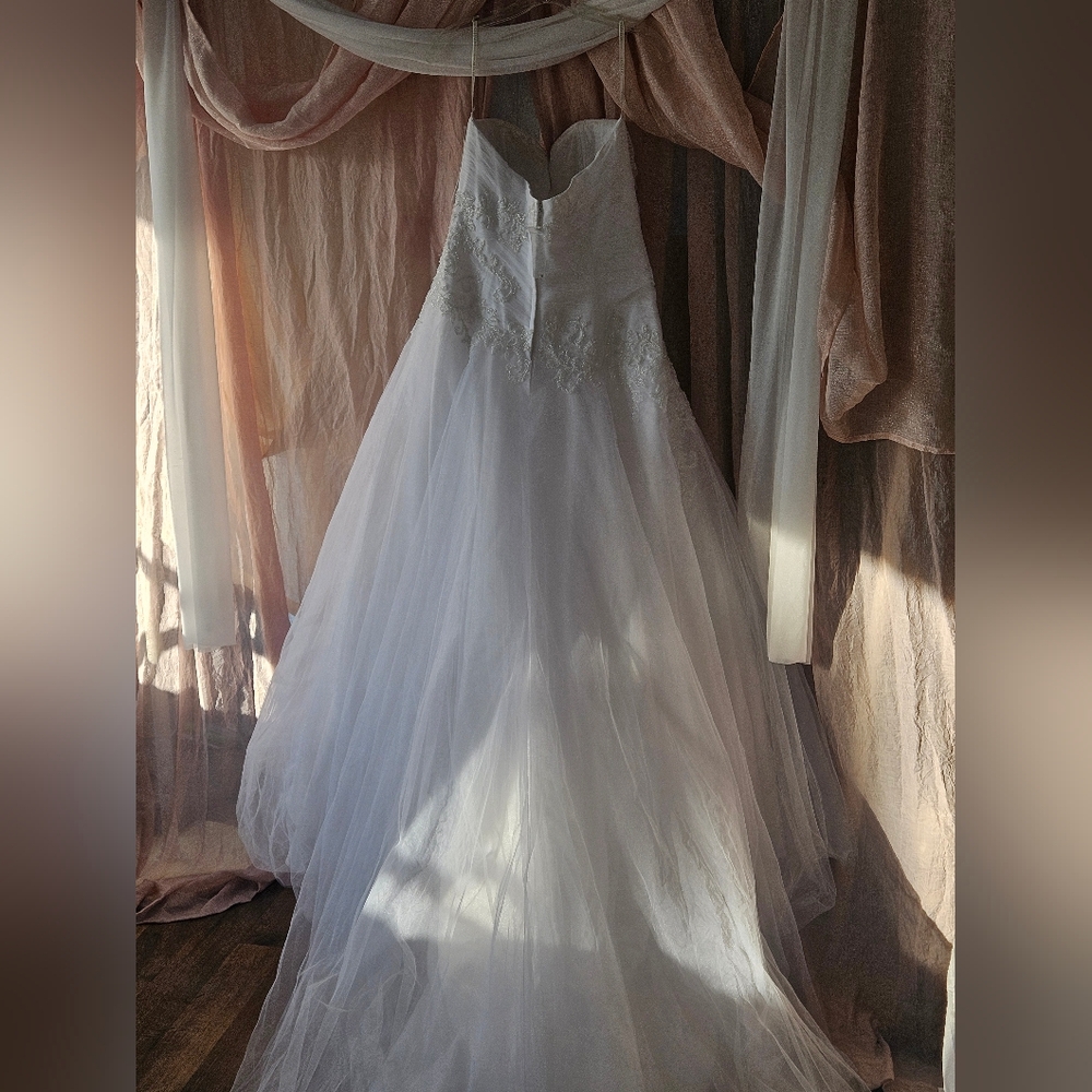 NEW White Gown - Picture 13 of 17